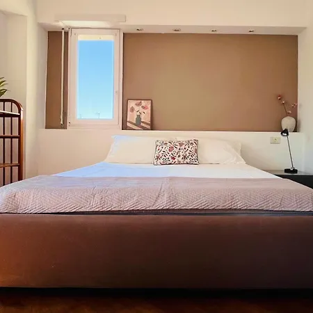 Apartman Attico 22 *